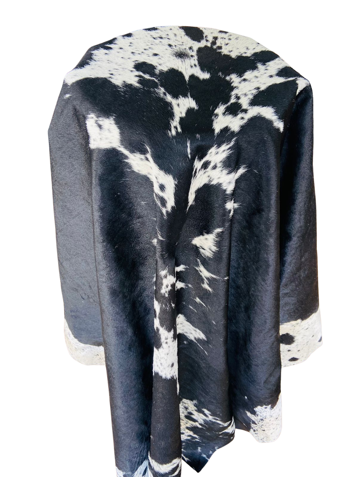 BLACK AND WHITE COW HIDE RUG
